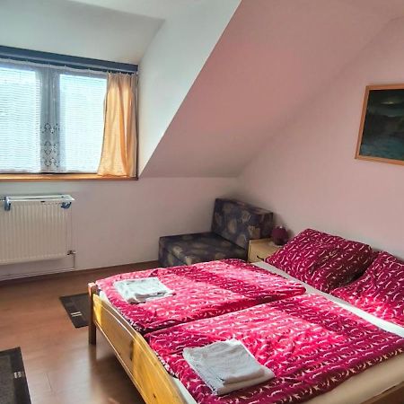 Joos Apartman Шарвар Екстер'єр фото