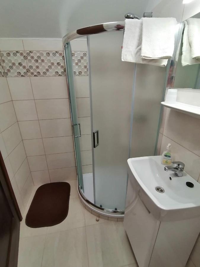 Joos Apartman Шарвар Екстер'єр фото