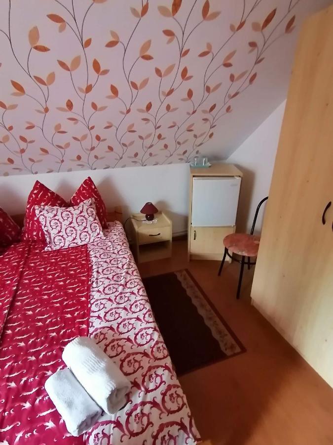 Joos Apartman Шарвар Екстер'єр фото