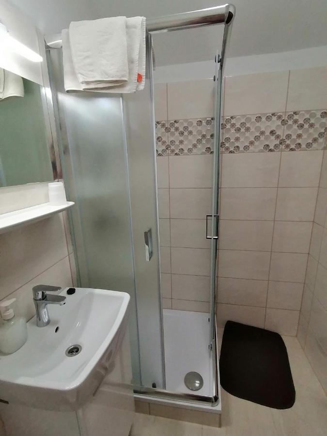Joos Apartman Шарвар Екстер'єр фото