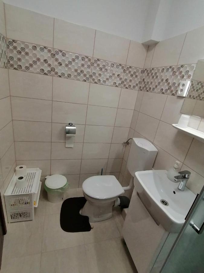 Joos Apartman Шарвар Екстер'єр фото