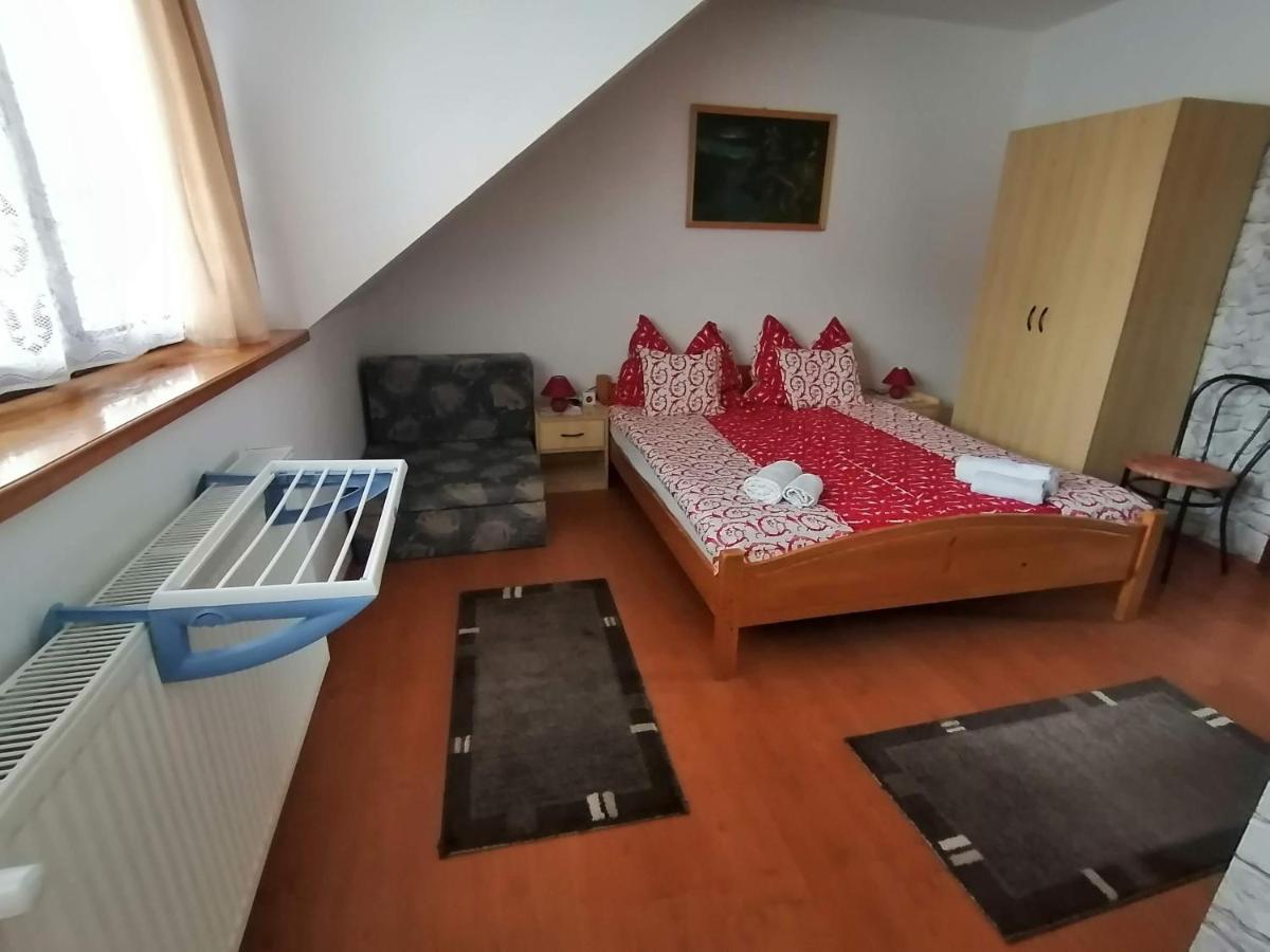 Joos Apartman Шарвар Екстер'єр фото