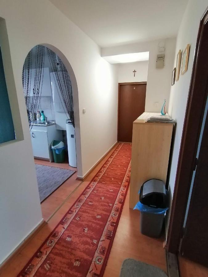 Joos Apartman Шарвар Екстер'єр фото